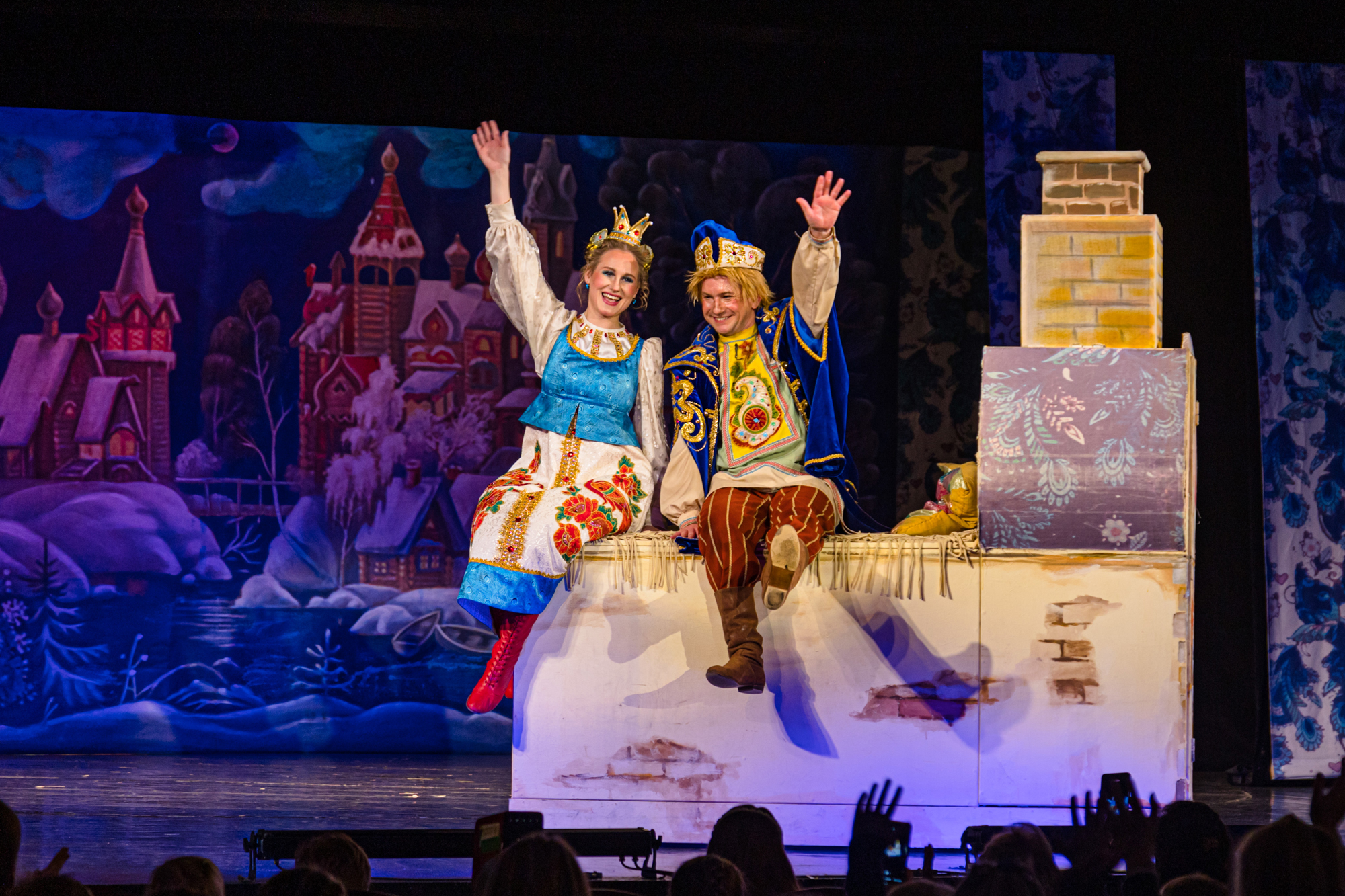 Волонтеры БХК организовали выезд школьников в Детский театр «На Неве»